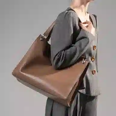 Chrisdien Deny Tote