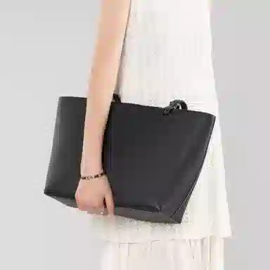 Chrisdien Deny Tote Bag