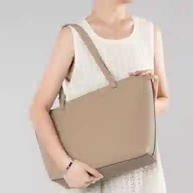 Chrisdien Deny Tote Bag