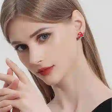 925
