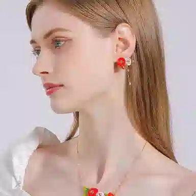 925