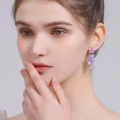925
