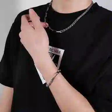 PINK U