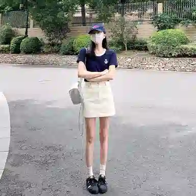 Teenie Weenie U T