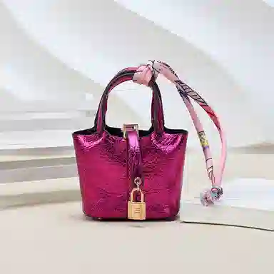 玄唐 迷你菜篮子包包车内后视镜高档耳机包时尚可储物 皮革 挂件 女款