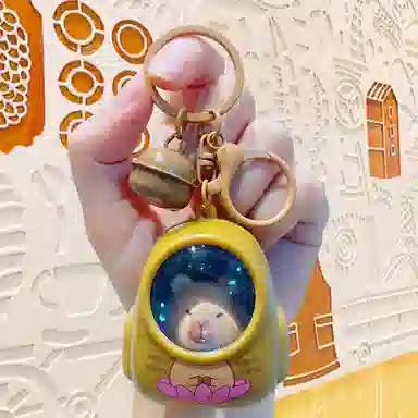 玄唐 创意卡皮巴拉太空舱钥匙扣可发光小夜灯包包 亚克力 挂件 男女同款情侣款