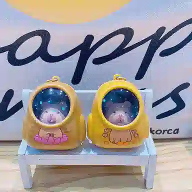 玄唐 创意卡皮巴拉太空舱钥匙扣可发光小夜灯包包 亚克力 挂件 男女同款情侣款