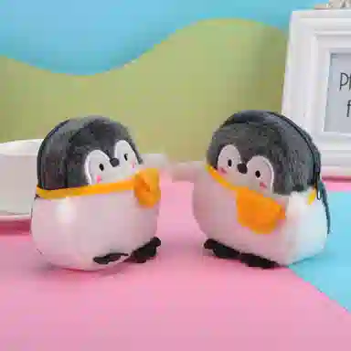 玄唐 趣味挎包呆萌小企鹅包包零钱耳机包口红包数据线包零钱袋百搭便携 短毛绒 挂件 男女同款情侣款