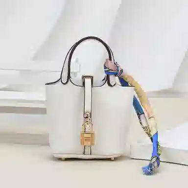 玄唐 迷你菜篮子包包车内后视镜高档耳机包时尚可储物 皮革 挂件 女款