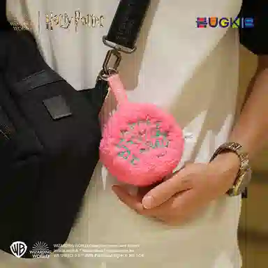 HUGKIS x