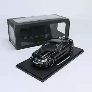 GT SPIRIT 118 C63 AMG 888