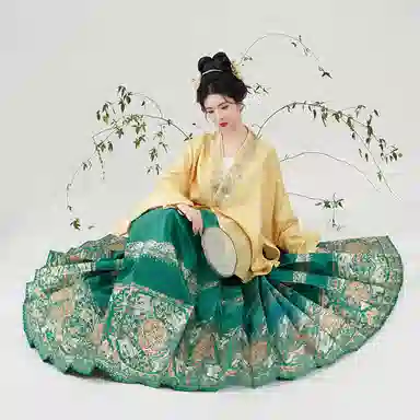 织造司 色彩清新元气活泼少女色彩丰富秀雅别致团圆美满汉服 女