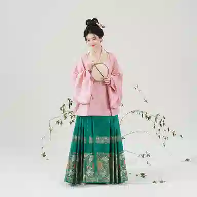 织造司 色彩清新元气活泼少女色彩丰富秀雅别致团圆美满汉服 女