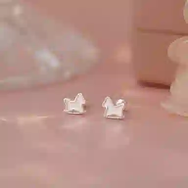 999