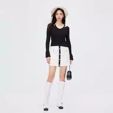 ONLY Sweetheart V-Neck Knit Sweater