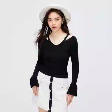 ONLY Sweetheart V-Neck Knit Sweater