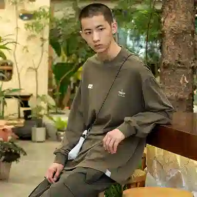 URBAN STANDARD T
