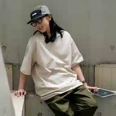 URBAN STANDARD T