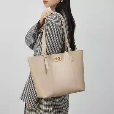 CNOLES Tote