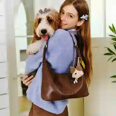 TOUTOU Crayon Dog Shoulder Bag Cream White