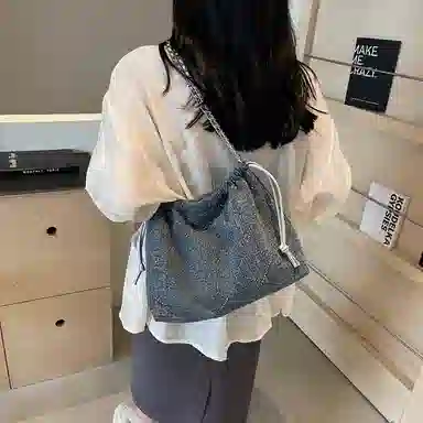 雅鹿 休闲简约日常通勤时尚百搭 牛仔布 单肩斜挎包 常规 女款 浅蓝色/深蓝色