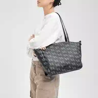 OMTO PVC Tote