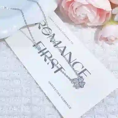 DRRCYLOVE Lucky Clover Necklace