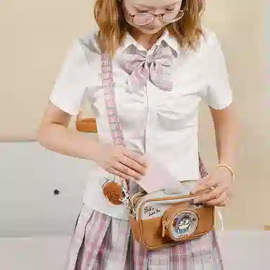 POTDEMIEL x Universal Studios Minions Bob & Tim Bear Camera Plush Crossbody Bag Khaki