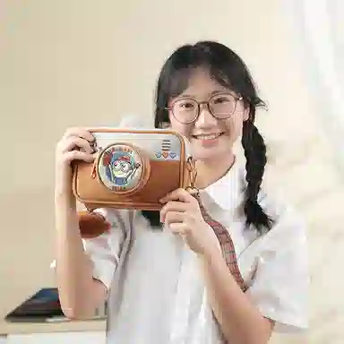 POTDEMIEL x Universal Studios Minions Bob & Tim Bear Camera Plush Crossbody Bag Khaki