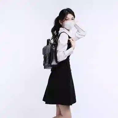 冰淇淋与鲸 纯色毛呢收腰无袖连衣裙 黑色