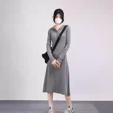 冰淇淋与鲸 纯色连帽收腰针织长袖连衣裙