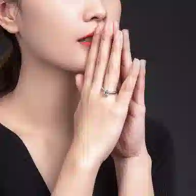 S925
