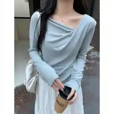 MUCCHIC T