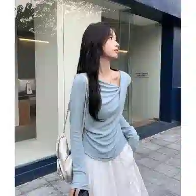 MUCCHIC T
