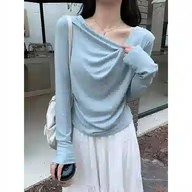 MUCCHIC T
