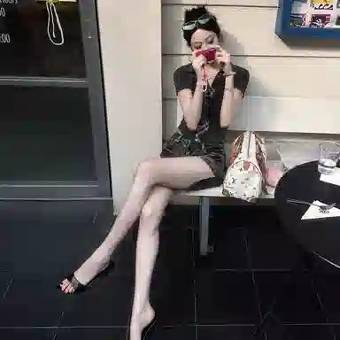 MUCCHIC T