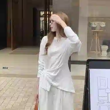 MUCCHIC T