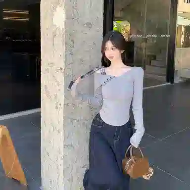 MUCCHIC T