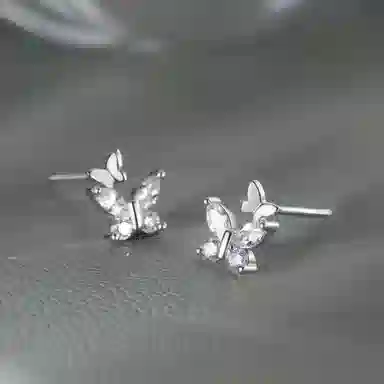 925
