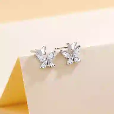 925
