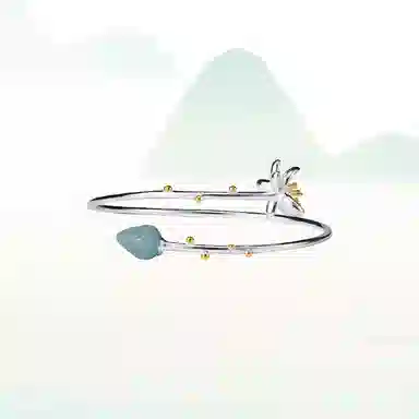 S925