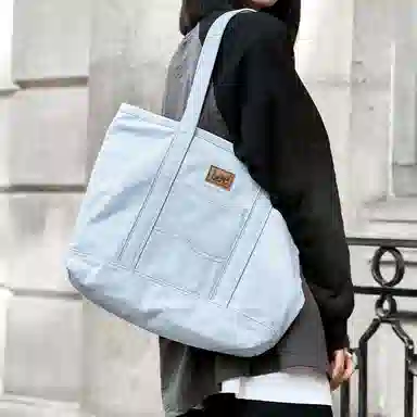 Lee Tote