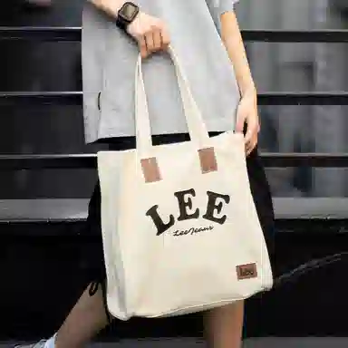 Lee Tote