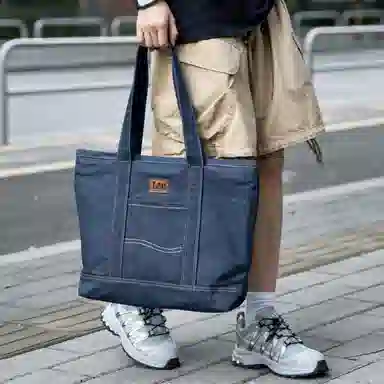 Lee Tote