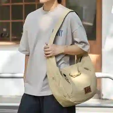 Lee Navy Shoulder Bag