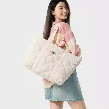 Lee Tote