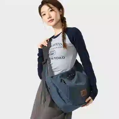 Lee Navy Shoulder Bag