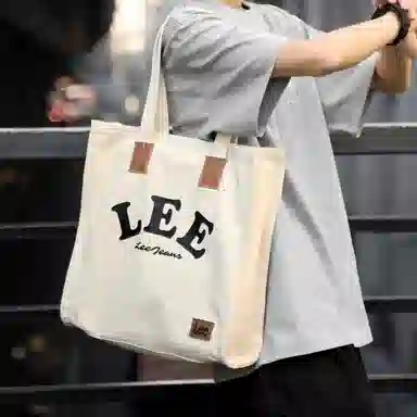 Lee Tote