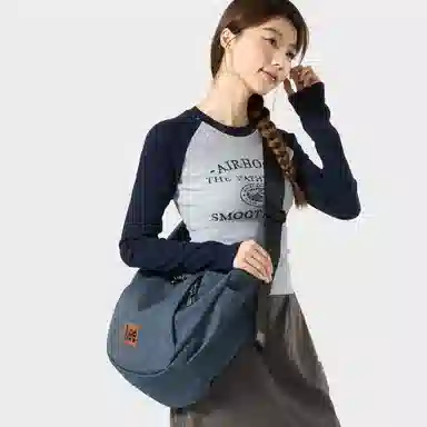 Lee Navy Shoulder Bag