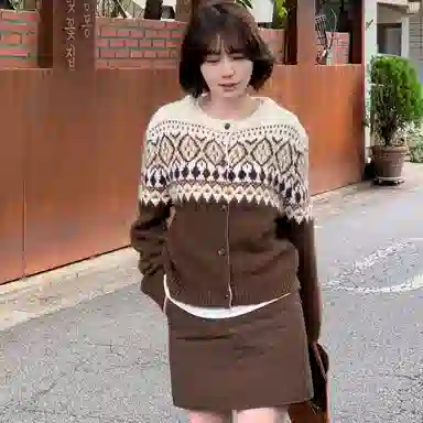 法儿家 小个子高腰菱格宽松休闲短裙 女款